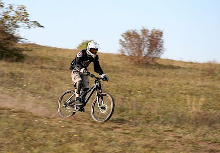 Illegales Mountainbiken zerstört den Trockenrasen © Eisenbach